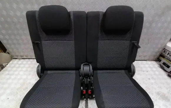 Toyota Verso Third row seats 
