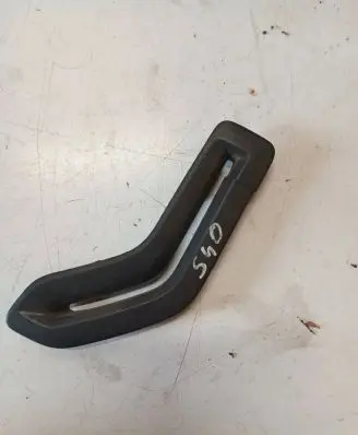 Volvo V50 Seat belt trim 8665745