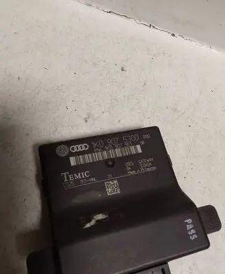 Audi A3 S3 8P Gateway control module 1K0907530D 1K0907951