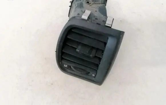 Skoda Roomster (5J) Dash center air vent grill 5j0819702 t0028474