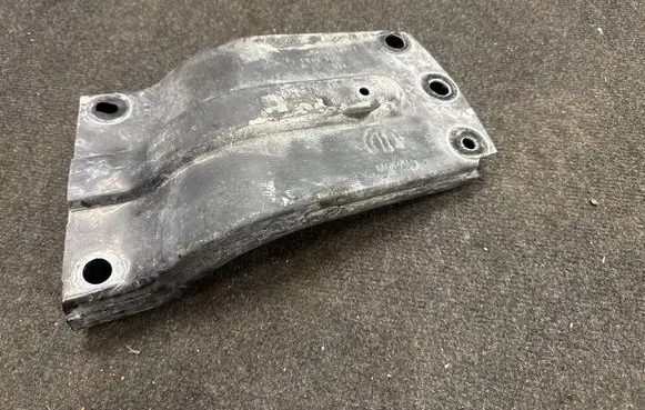 Jeep Grand Cherokee WL Gearbox mounting bracket 68442718AB 02121A1