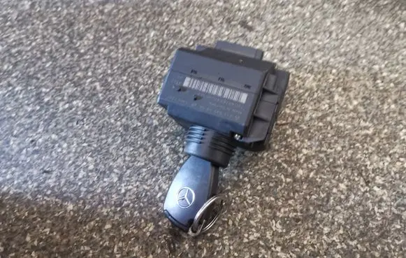 Mercedes-Benz E W211 Ignition lock 2115451008