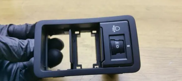 Hyundai i30 Headlight level height control switch 202008684