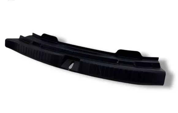 Toyota Yaris Cross Trunk/boot sill cover protection 583870D290