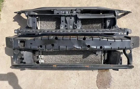 Volkswagen PASSAT B7 Radiator support slam panel PASPRZEDNKOMPLETY