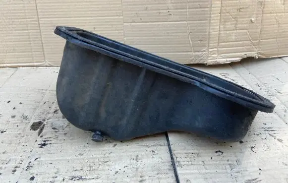 Volkswagen PASSAT B5 Oil sump
