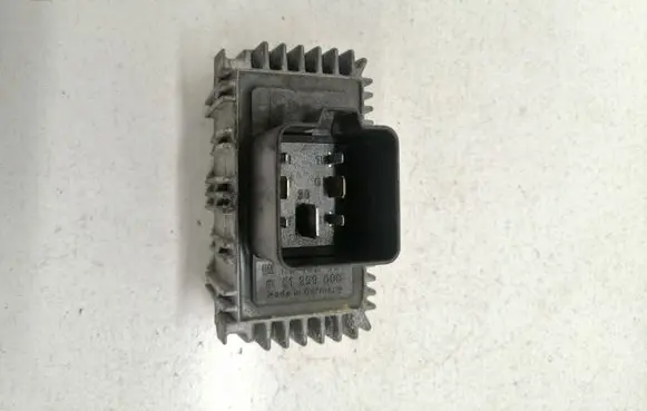 Opel Zafira A Glow plug pre-heat relay 09132691