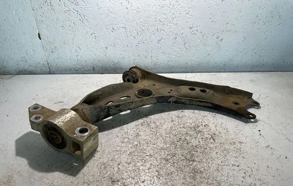 Skoda Octavia Mk2 (1Z) Front lower control arm/wishbone