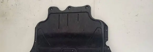 Volkswagen PASSAT B8 Engine splash shield/under tray 3Q0825236D