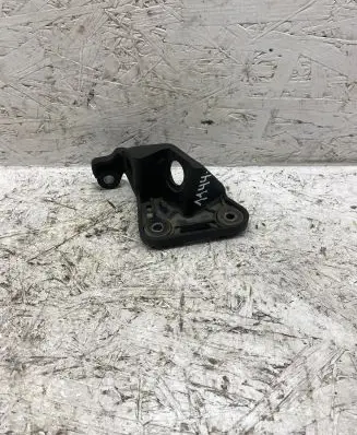 Volkswagen Golf VII Gear shift cable bracket 5Q0711789A