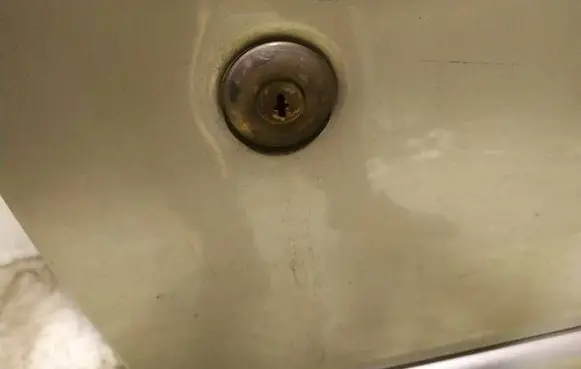 Citroen Xsara Picasso Front door lock (next to the handle) 