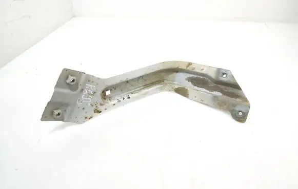 Volkswagen Caddy Fender mounting bracket 1T0821135C