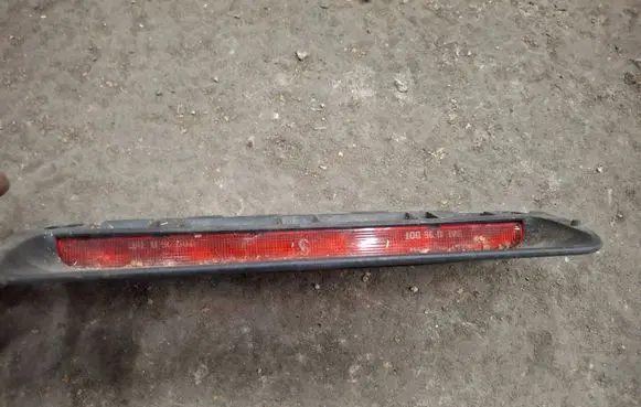 Citroen C5 Third/center stoplight 9632647280