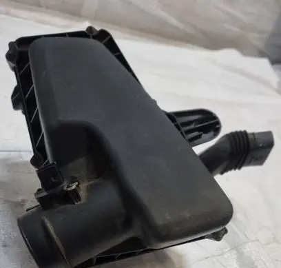 Air filter box