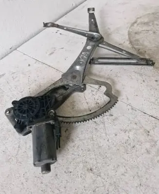 Mercedes-Benz E W210 Front door window regulator motor 191742xxx