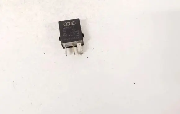 Volkswagen PASSAT B7 Other relay 4H0951253C V23374-A1001-X010