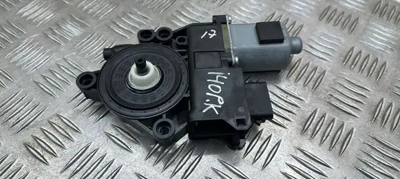 Hyundai i40 Front door window regulator motor 824503Z010