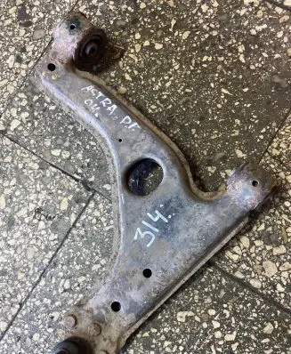 Opel Astra H Front lower control arm/wishbone