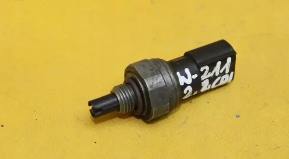 Mercedes-Benz E W211 Air quality sensor A2038300372