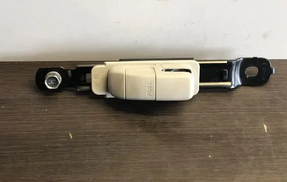 Nissan Leaf I (ZE0) Seat belt adjustment rail 6096312A