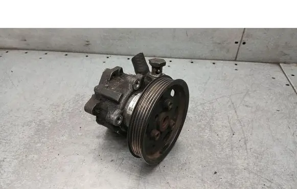 Audi A4 S4 B5 8D Power steering pump 8D0145155Q
