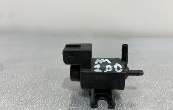 Toyota RAV 4 (XA40) Turbo solenoid valve 258600R011