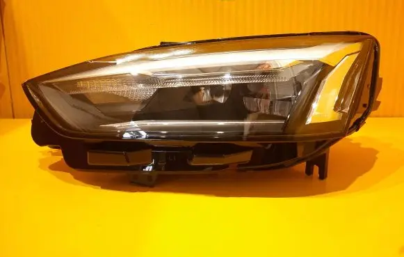 Audi A5 Headlight/headlamp 8W6941011