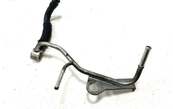 Toyota Avensis T270 Fuel line pipe