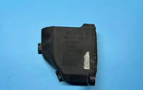 Volkswagen Touran I Other engine bay part 03C145851L
