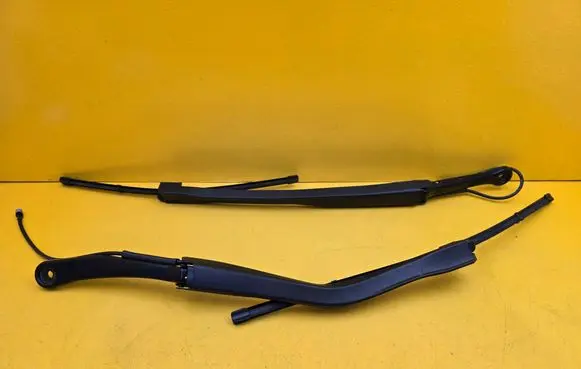 BMW 5 G60 G61 Front wiper blade arm 5A01A88 5A01A90