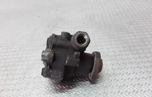 Volkswagen Golf IV Power steering pump 1J0422154B