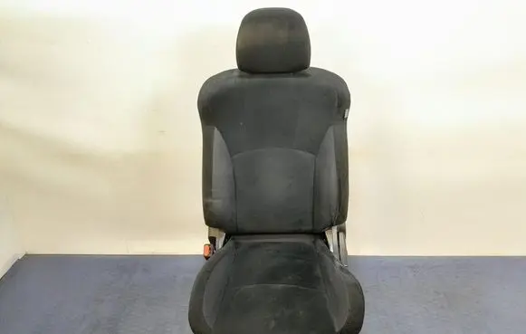 Mitsubishi Outlander Front driver seat 