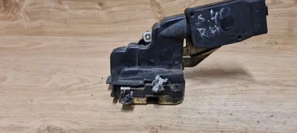 Volvo S40, V40 Front door lock