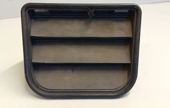 Volvo S60 Quarter panel pressure vent 31390866