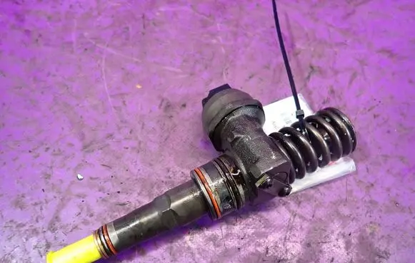 Audi A4 S4 B6 8E 8H Fuel injector