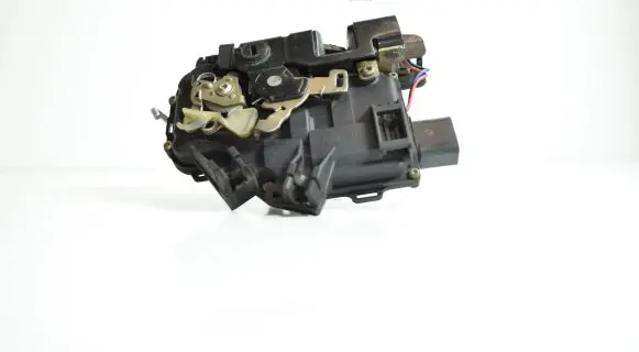 Audi A6 S6 C5 4B Rear door lock 4B0839016B