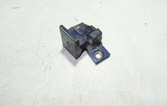 BMW 5 E60 E61 Rear door upper hinge 7068088
