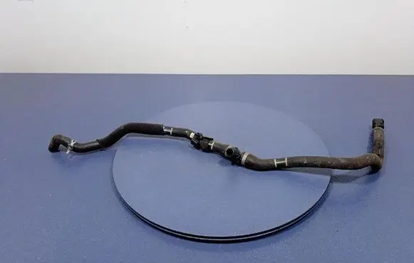 Engine coolant pipe/hose