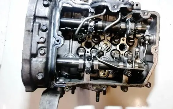 Subaru Legacy Engine head t20dlh103