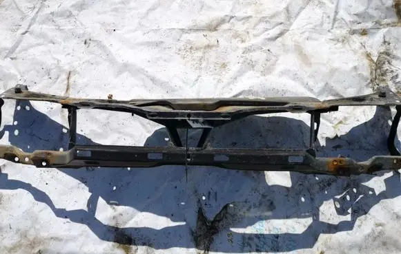Volkswagen PASSAT B4 Radiator support slam panel 191010029m