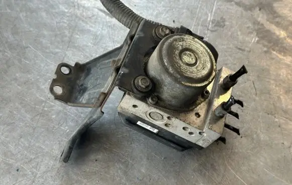 Nissan Juke I F15 ABS Pump TD8405