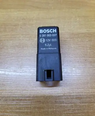 Glow plug pre-heat relay