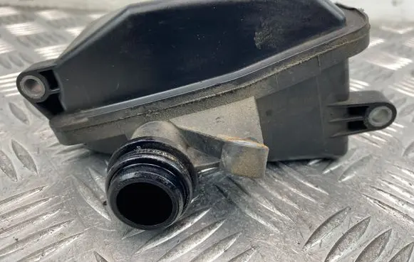 Mercedes-Benz E W211 Intake resonator A6421400087