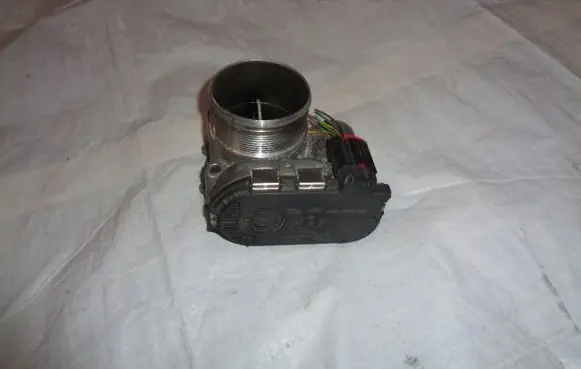 Jaguar XE Throttle valve G4D39F991AA