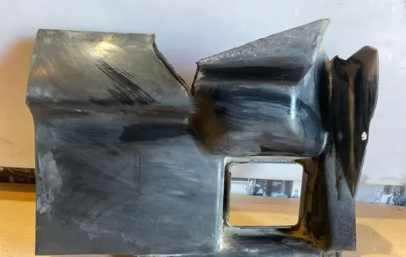 BMW 8 E31 Air intake duct part 51718108304