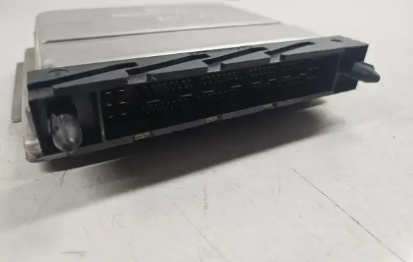 Volvo V70 Engine control unit/module 09496667A