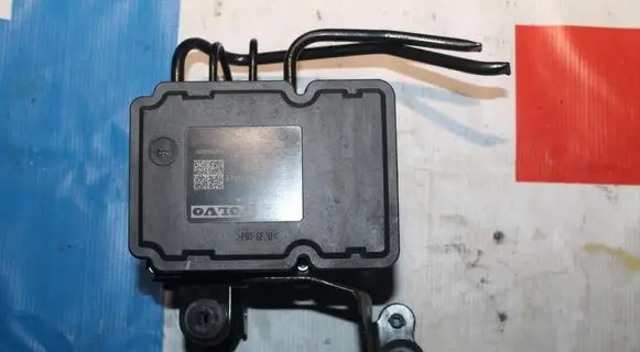 Volvo S60 ABS Pump 2852625830