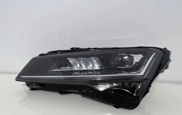 Skoda Superb B8 (3V) Headlight/headlamp 3V1941015D