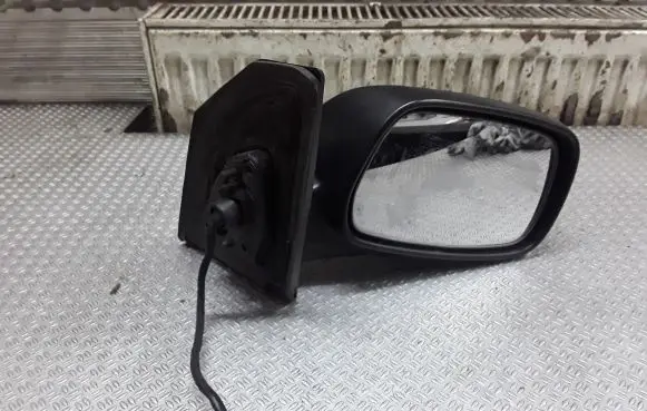 Toyota Corolla E120 E130 Front door electric wing mirror E11015440
