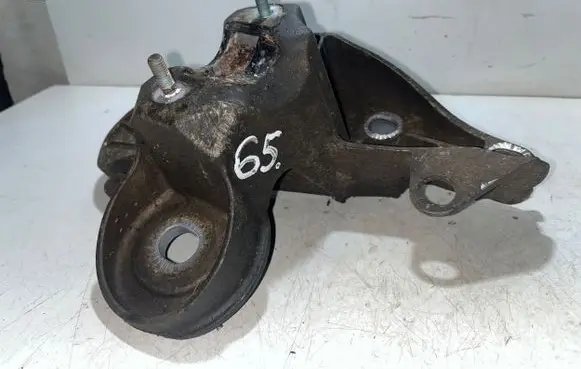 Audi A6 S6 C6 4F Engine mount bracket